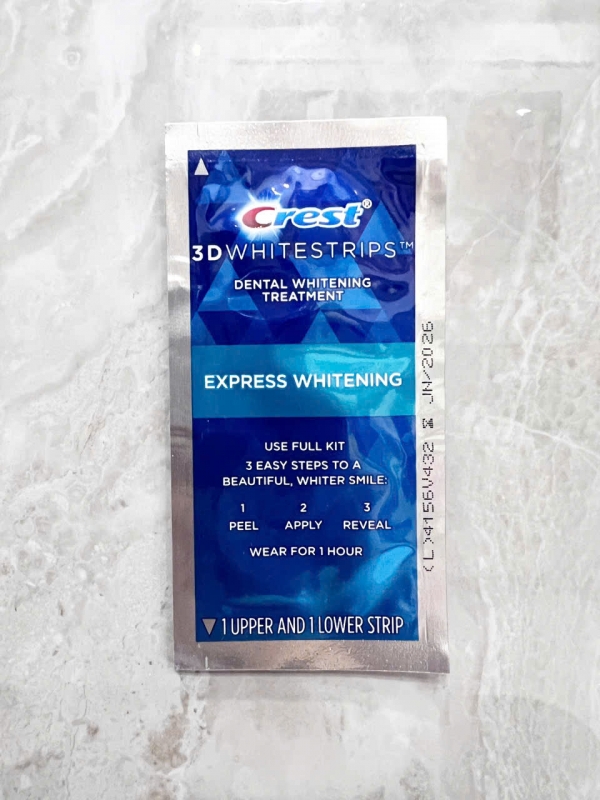 Date T6/2026_Một gói miếng dán trắng răng Crest 3D Whitestrips 1 Hour Express Whitening của Mỹ